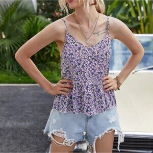 💜 NWOT Spaghetti Strap Flowy 💜 Floral Tank